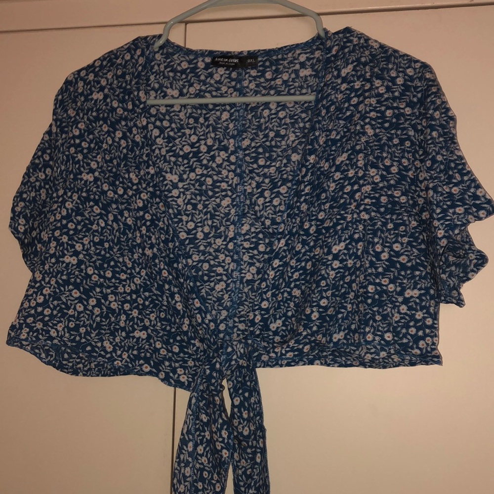 Tie top